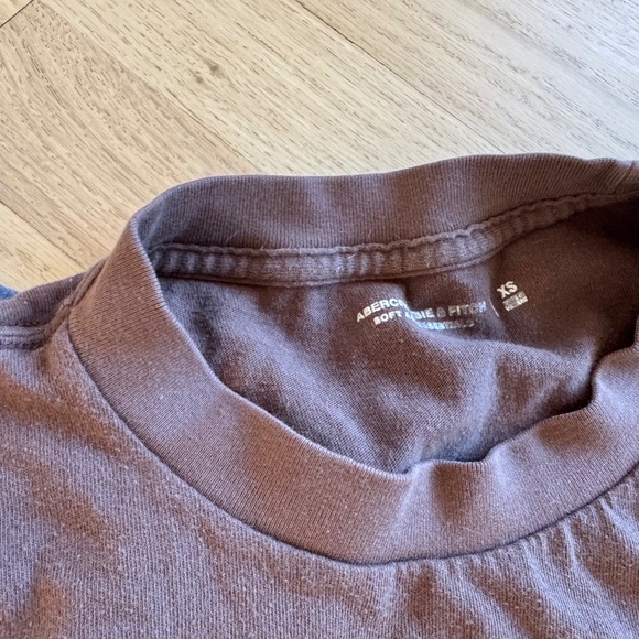 Lot of 2 Abercrombie & Fitch Men's T-Shirt in Navy Blue & Brown XS - Picture 5 of 5